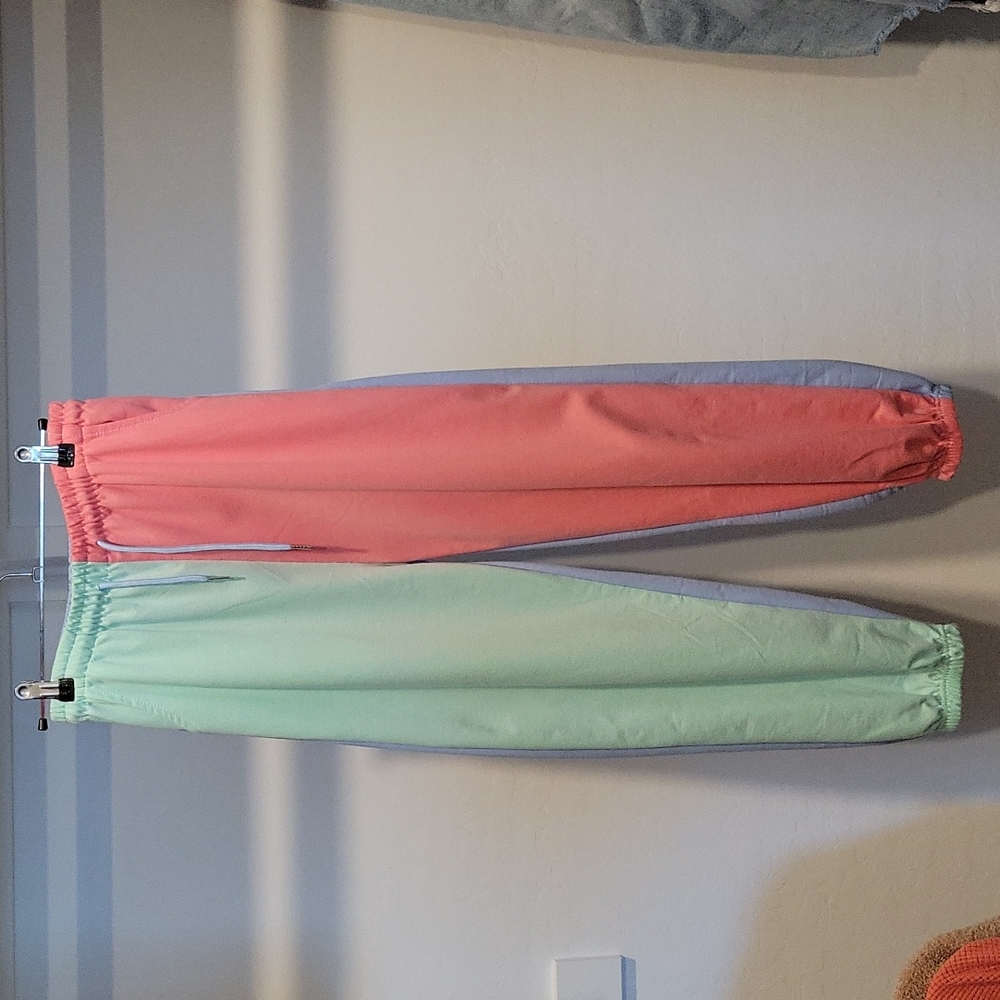 Color block joggers size small